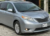 2011 TOYOTA SIENNA