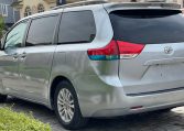 2011 TOYOTA SIENNA